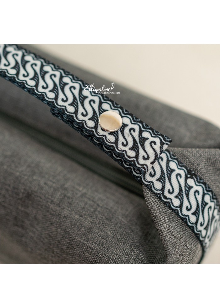 Pouch with Printed Handle